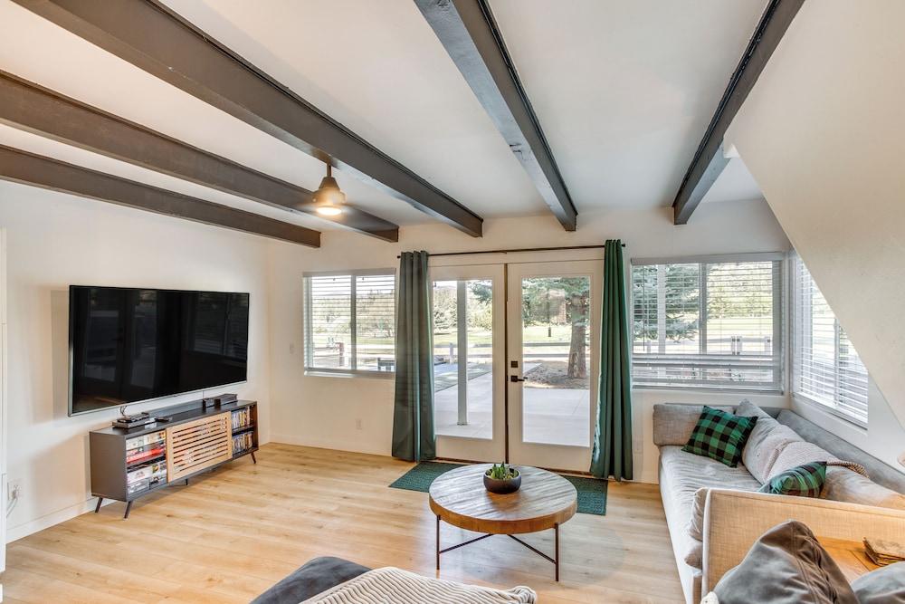 Walk to Slopes: Gem w/ Hot Tub in Big Bear Lake