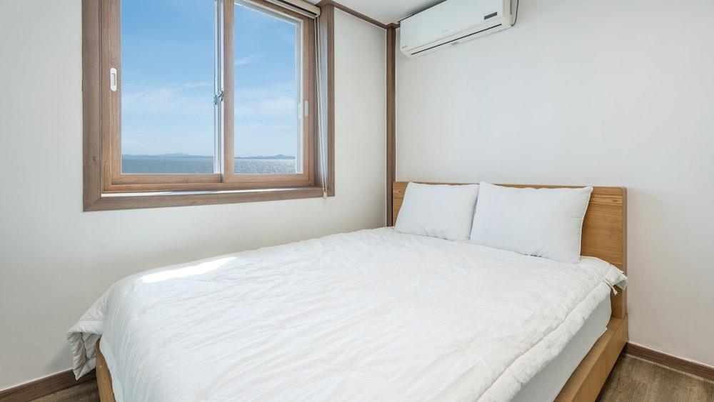 Yeosu Eoneumeosjinnal Pension