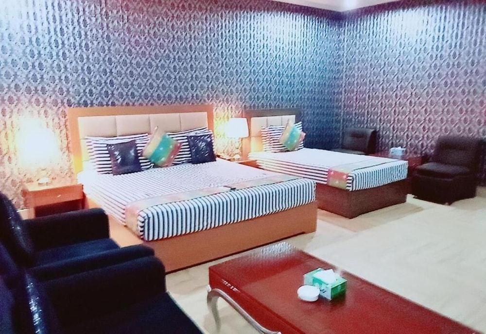 Hotel Versa Apartment and Lodges Lahore