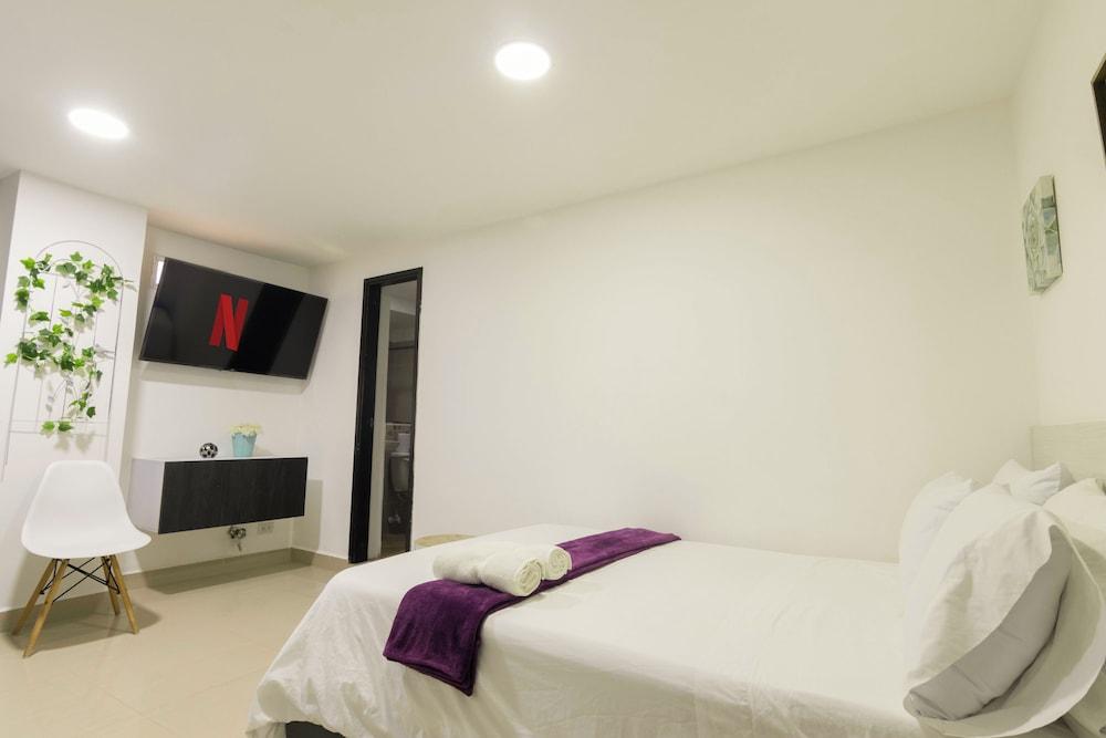 EDIFICIO SANTO TOMAS By Morada Bros.