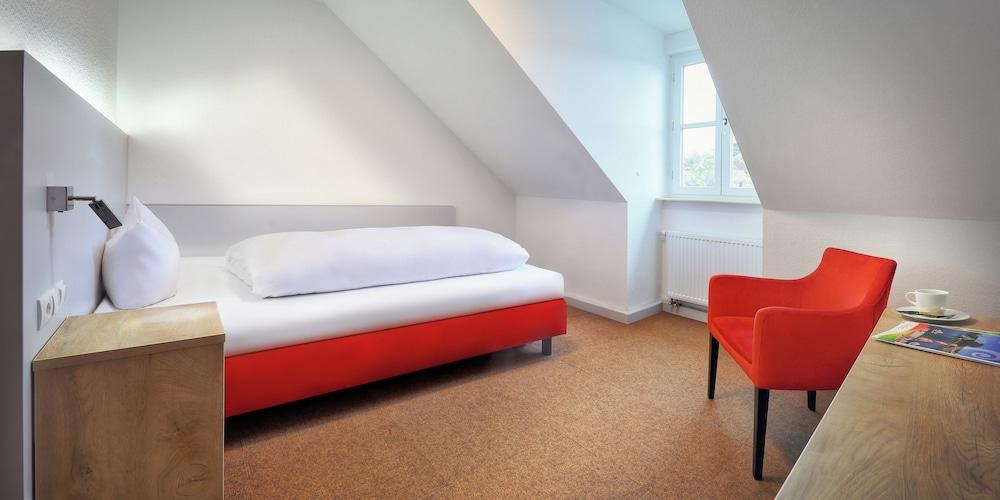 Hotel Müller Café & Wein . Mondholzhotel