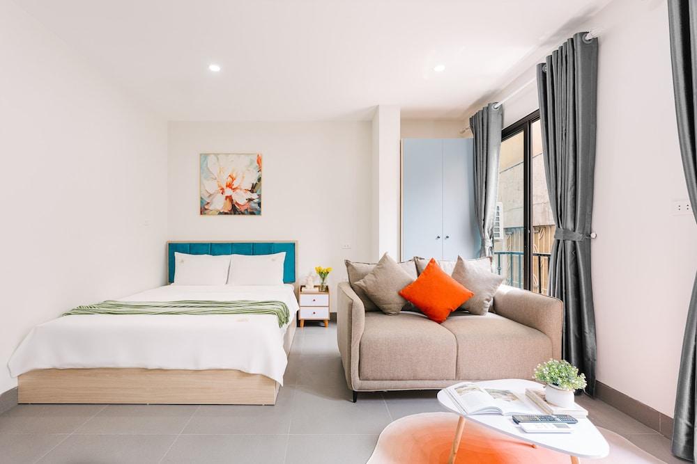 Cindy's Westlake Apartment