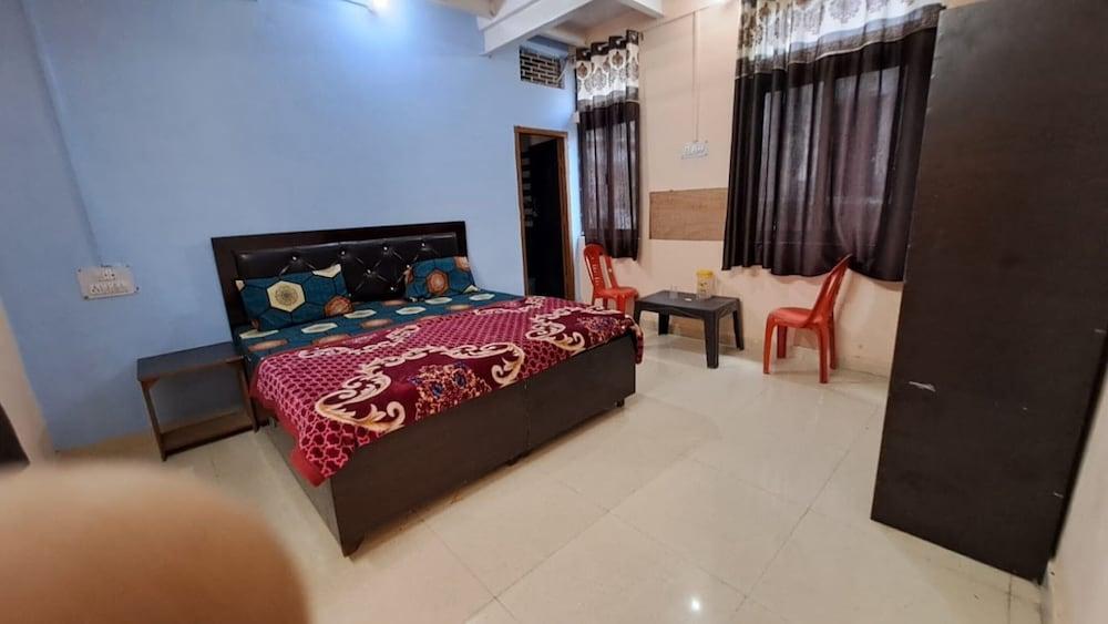 Saurav Palace Mathura