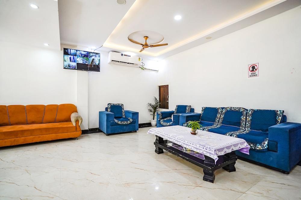 FabHotel Vishal Palace