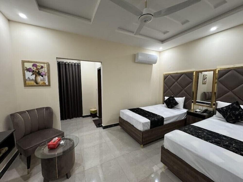 Gold Pine Hotel Lahore