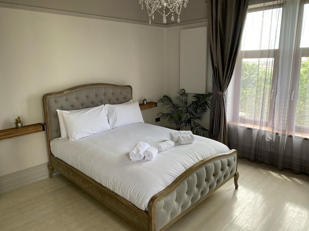 Seaside Retreat at Port Talbot