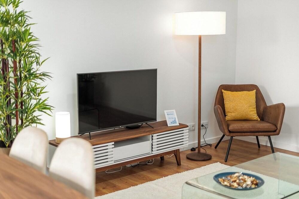 Gaia23 · Lovely 2-bed w/ Parking Amazing View