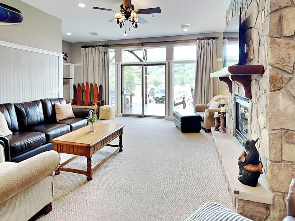 Center Stage by Taylor Made Deep Creek