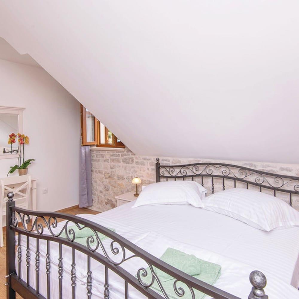 Holiday Home Lovište