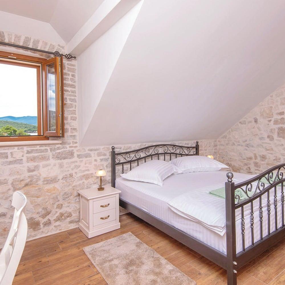 Holiday Home Lovište