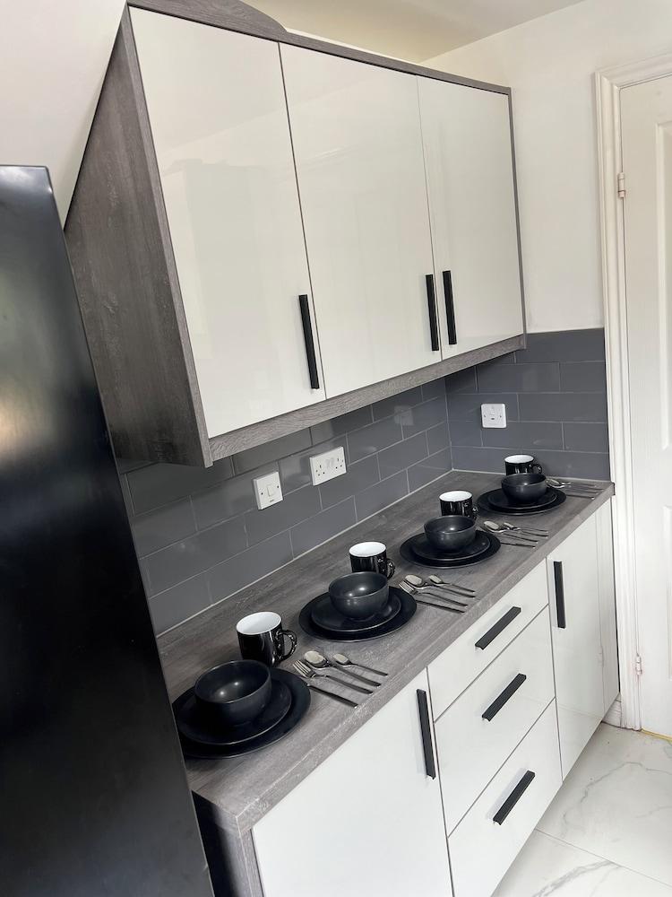 Cozy 3 Bedrooms Birmingham House With Pool Table