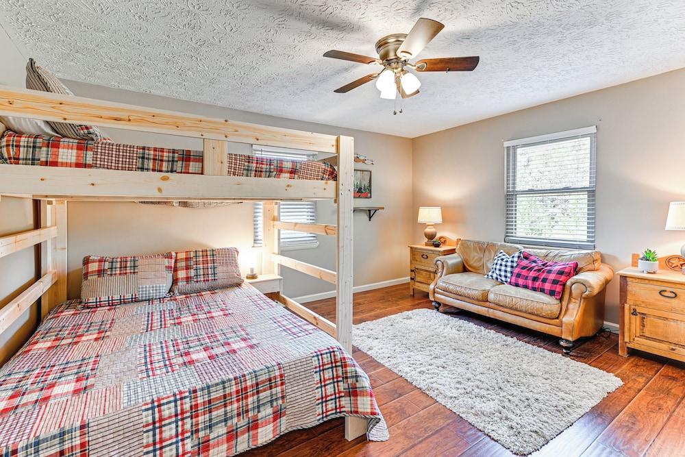 Gray Vacation Rental w/ Deck + Pond Access!