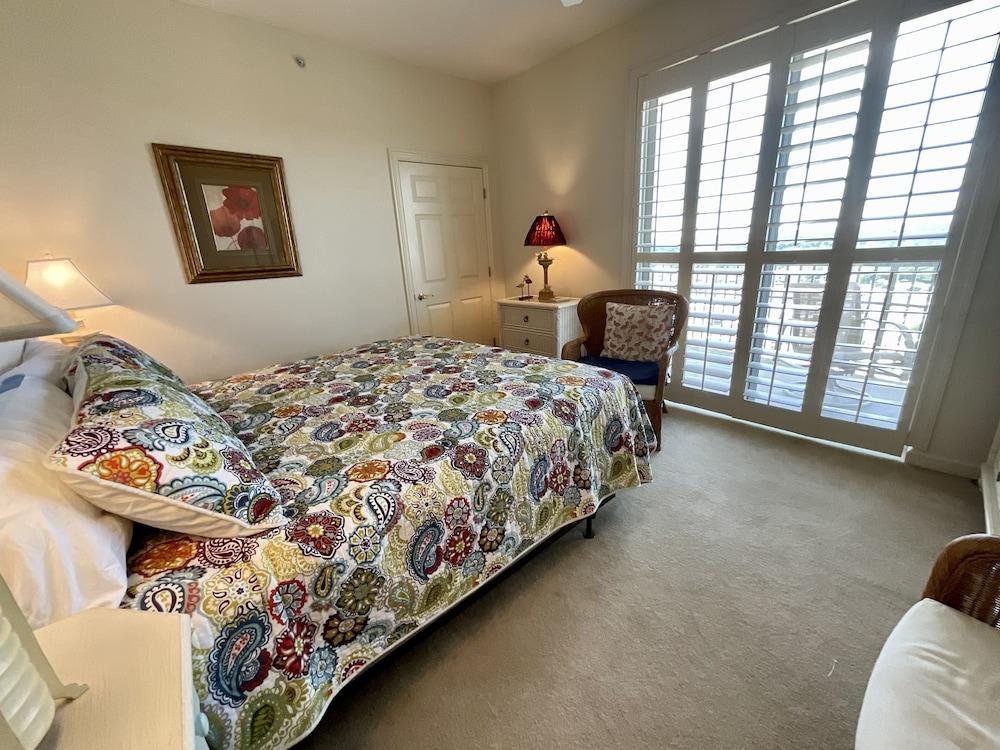 Corner Oceanfront 16th Floor Beauty With Access To All Amenities 4 Bedroom Condo