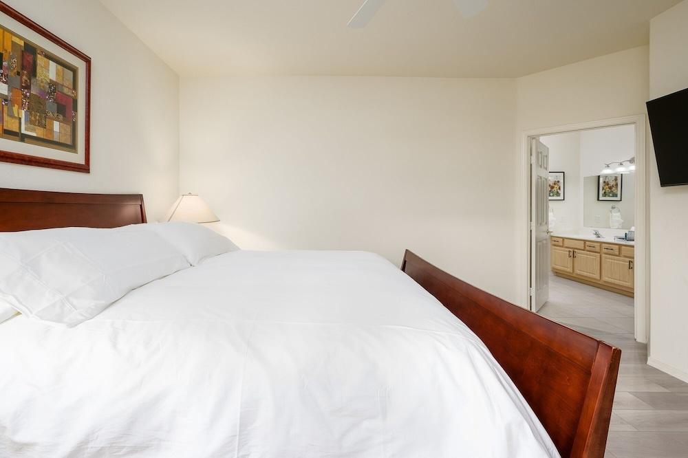 Villa Del Sol 3 Bedroom Condo by RedAwning