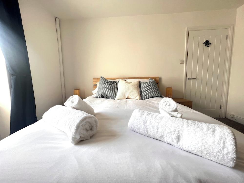 Seaside Haven at Willowdene Cottage