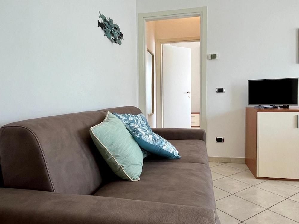 Via Capri 15 by Tempovacanza