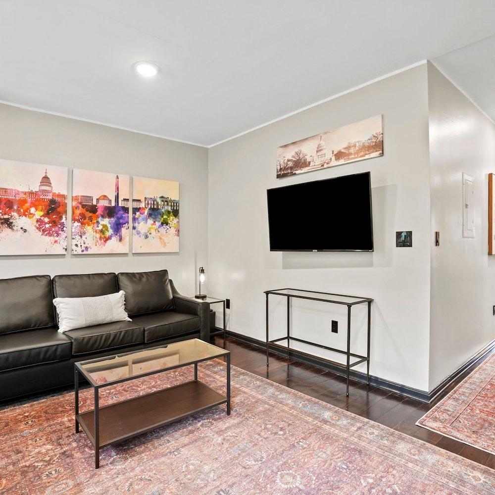 Spacious Sunny Shaw 1BR 1BA Apartment