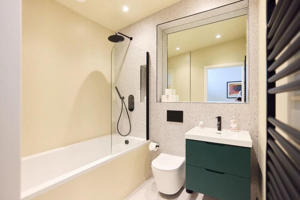 The Woodford Paradise - Homely 2bdr House With Terrace