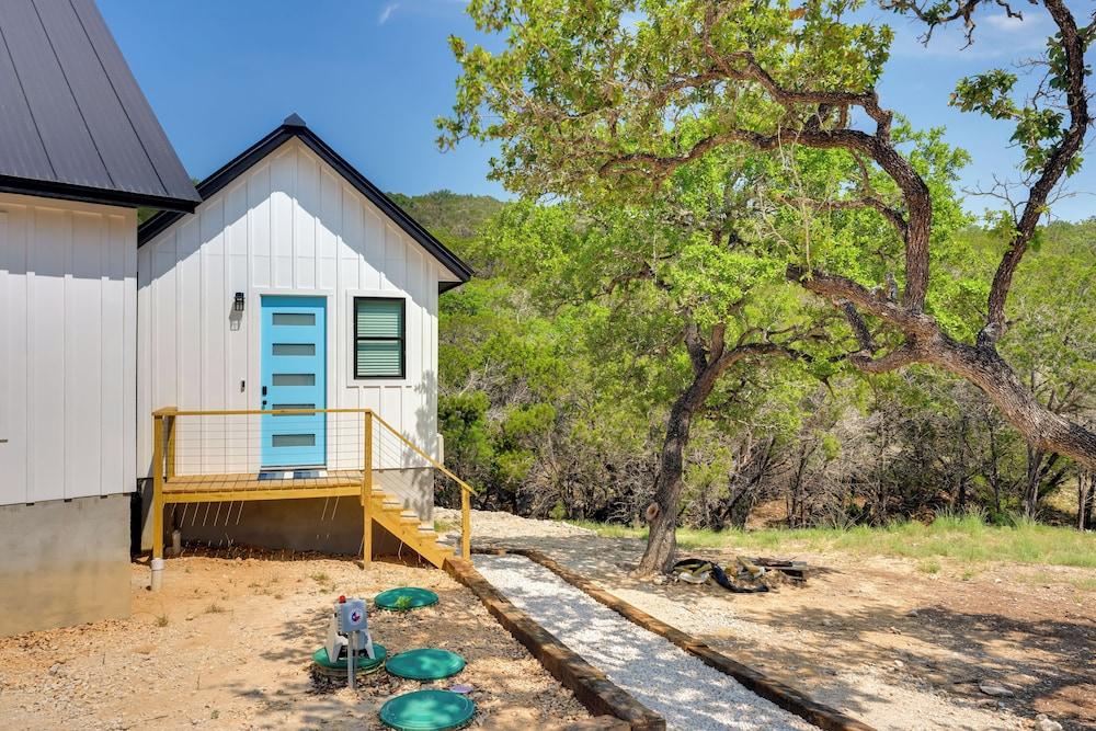 Cozy Canyon Lake Studio w/ Forest & Creek Views!