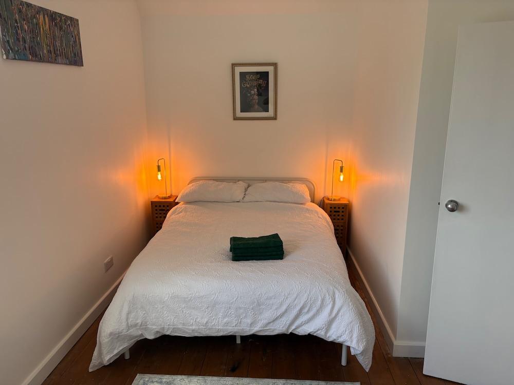 Northampton Oasis - 4 Bedroom House