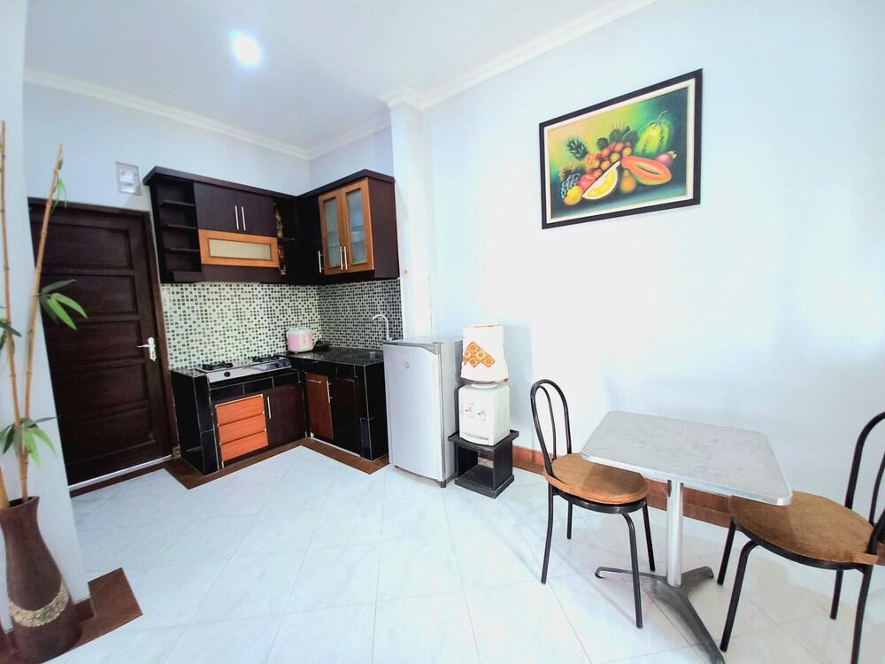 Homestay Jogja Simply Homy Unit Ambarukmo 3 dekat Jogja Expo Center (JEC)