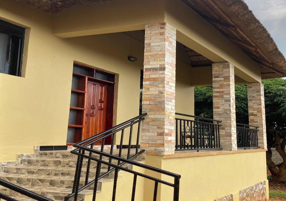 Stevalyn's Ridge View Lodge