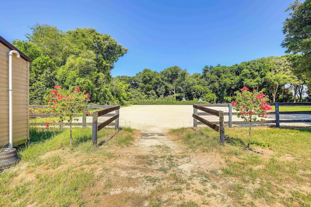 Ocala Retreat, 2 Mi to World Equestrian Center!