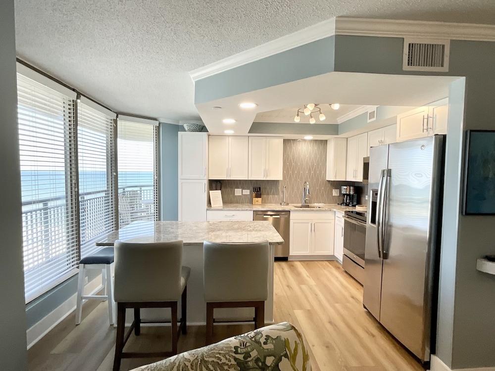 1003 Brighton, Fully Remodeled And Access To Resort Amenities 2 Bedroom Condo