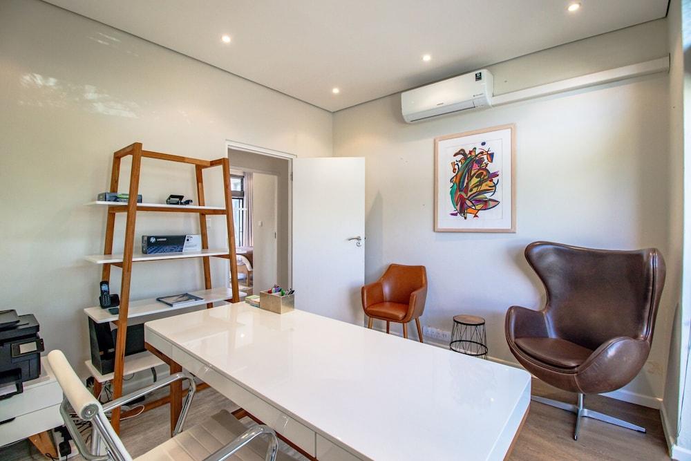 Bayhill Terrace 17 by CTHA