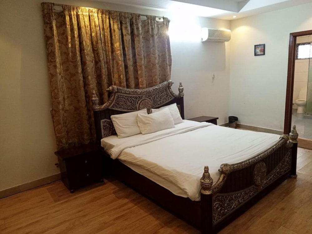 Rehman Gardens - 3BR Apartment