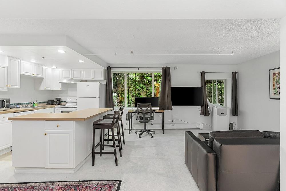 Starlit Cozy Studio with Roof Decks