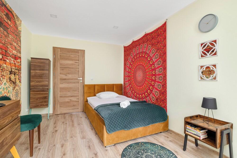 Noble Green Bytom Apartment by Renters