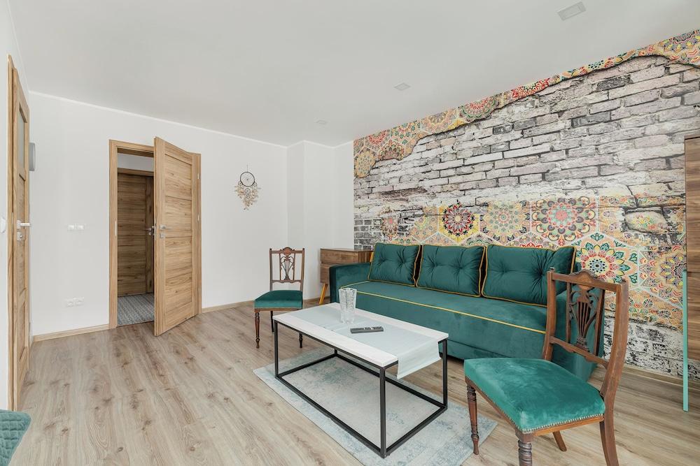 Noble Green Bytom Apartment by Renters