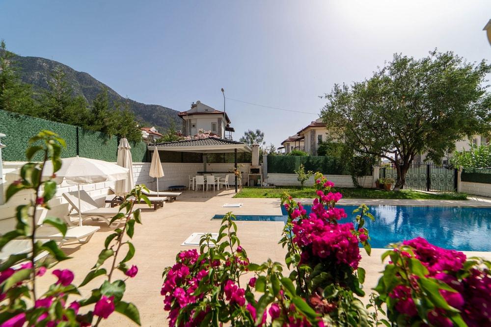 Villa w Private Pool Garden 10 min to Oludeniz