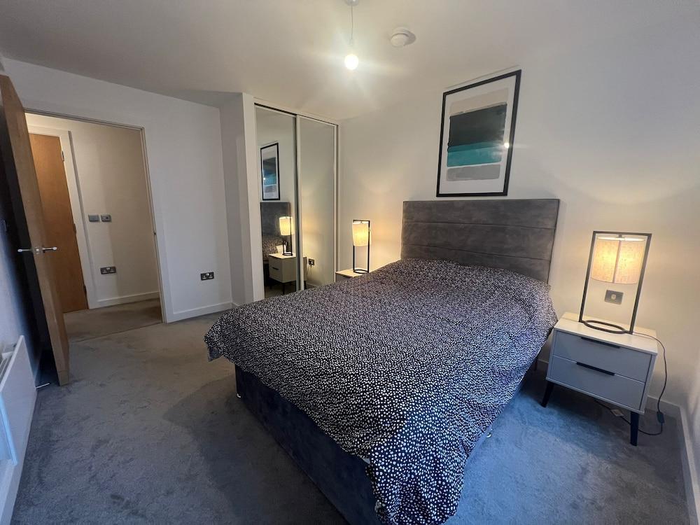 Highend 2bed Duplex Apt With Top Floor Terrace