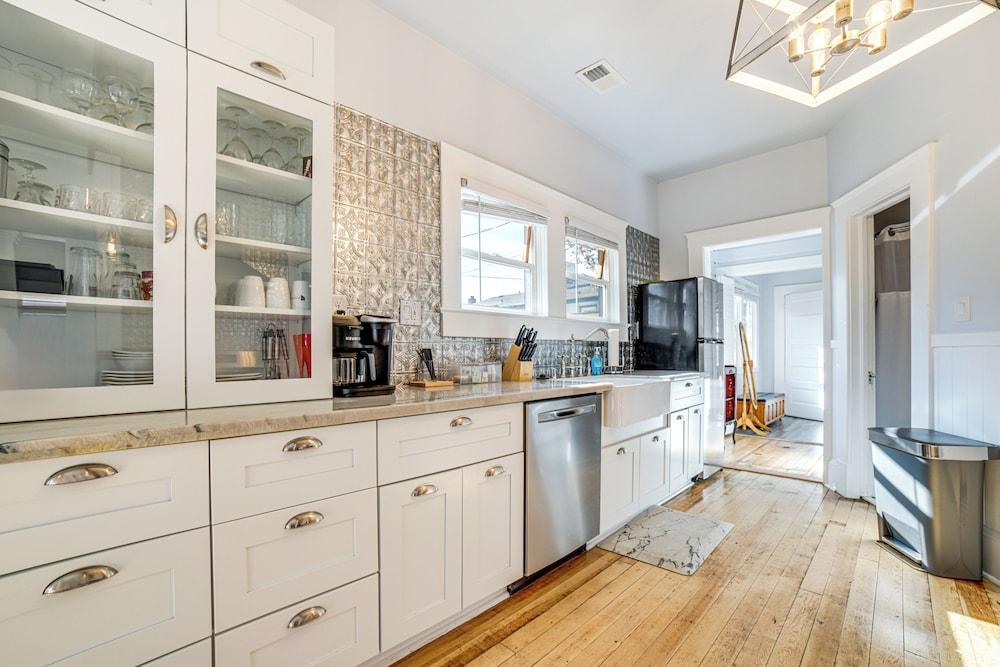 Walk to Midtown: Charming Reno Retreat