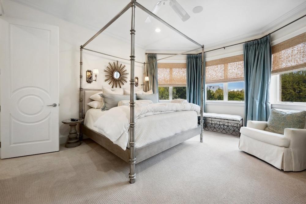 Vacation In Luxury And Style With Sweeping Ocean Views At Pearce House. 6 Bedroom Home by Peace Vacations