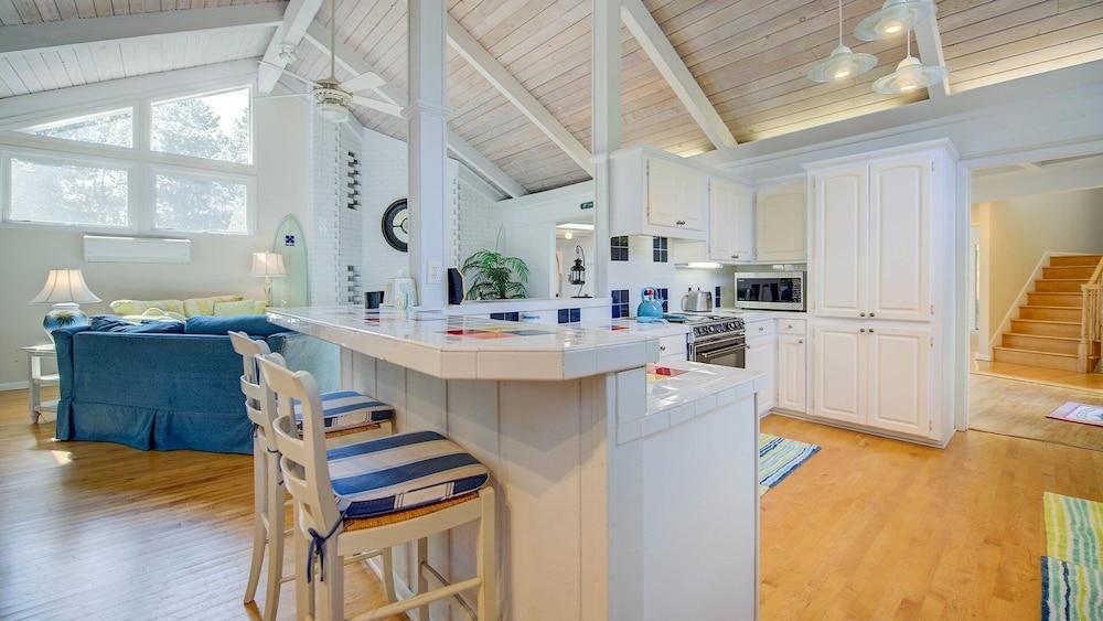 Par Fore The Course Offers A Home Away From Home Feel. 4 Bedroom Home by Peace Vacations