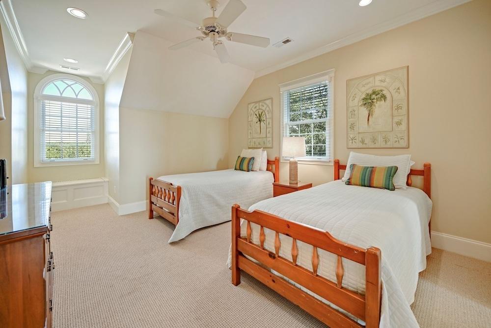 Secluded Creekfront Home 5 Bedroom Home by Peace Vacations