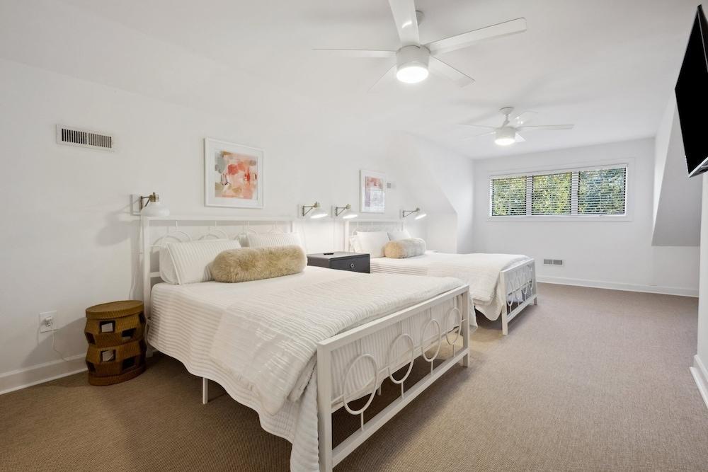 Poolside at DeBordieu Colony