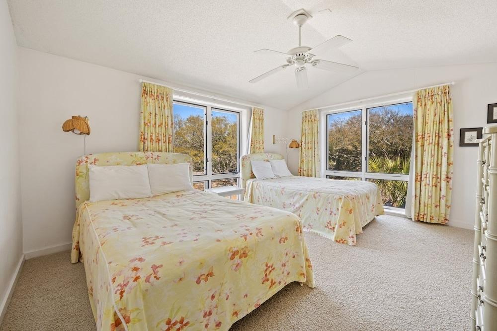 Inviting Ocean View Villa With Easy Beach And Pool Access Deans 3 Bedroom Villa by Peace Vacations