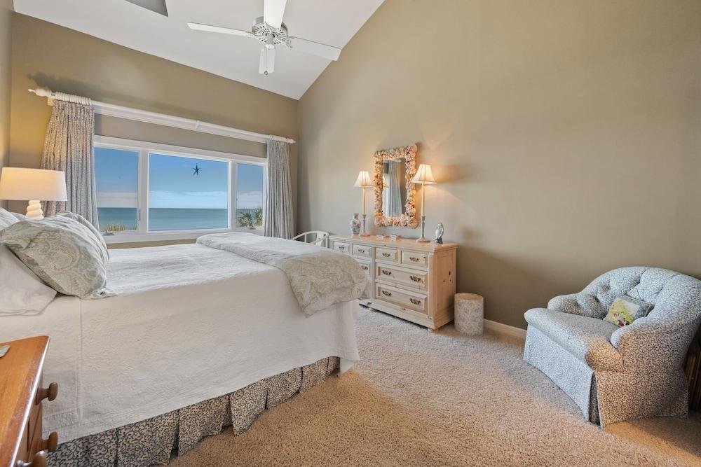 Oceanfront Elegance With A Pool 3 Bedroom Villa by Peace Vacations