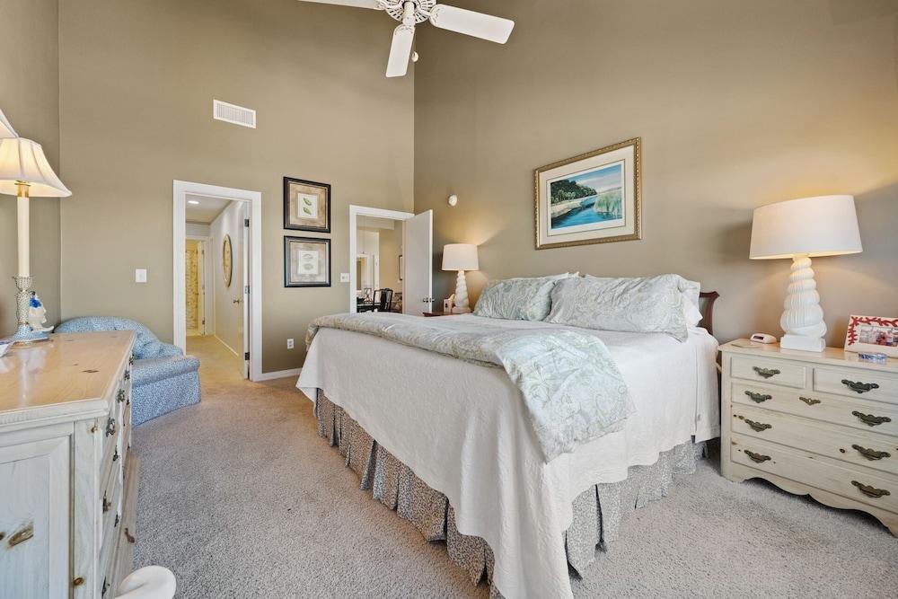 Oceanfront Elegance With A Pool 3 Bedroom Villa by Peace Vacations