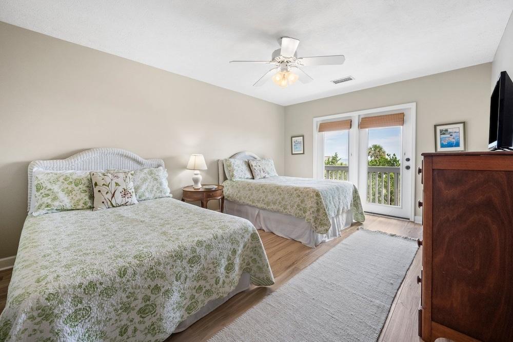 Take Your Shoes Off Relax And Put Your Feet In The Sand. 7 Bedroom Home by Peace Vacations