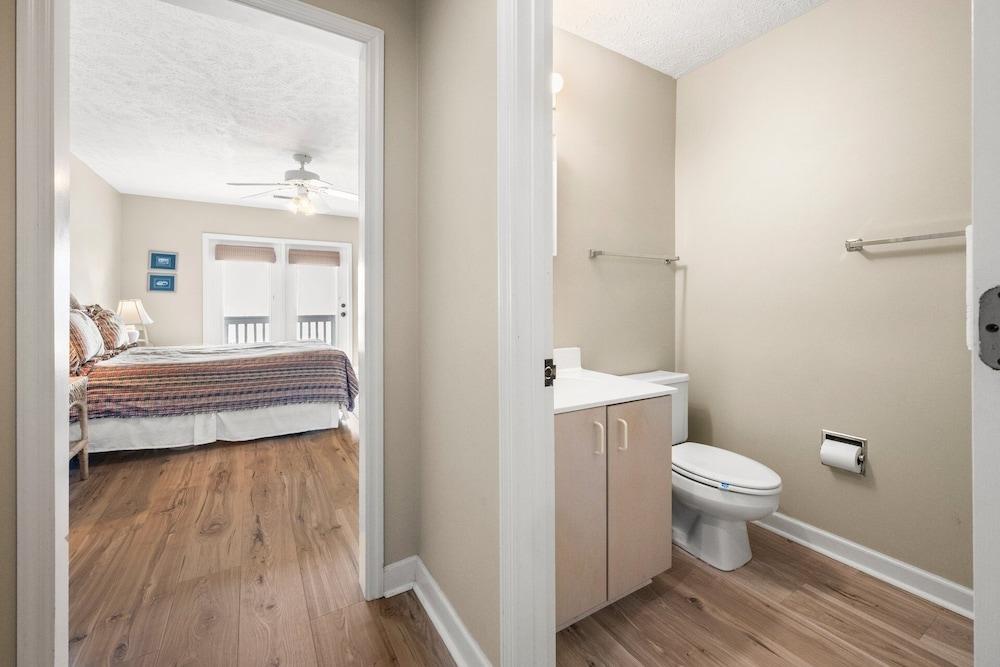 Take Your Shoes Off Relax And Put Your Feet In The Sand. 7 Bedroom Home by Peace Vacations