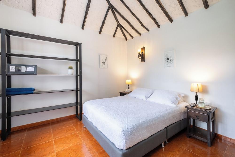 Hotel Chalet El Castillo by Majuva