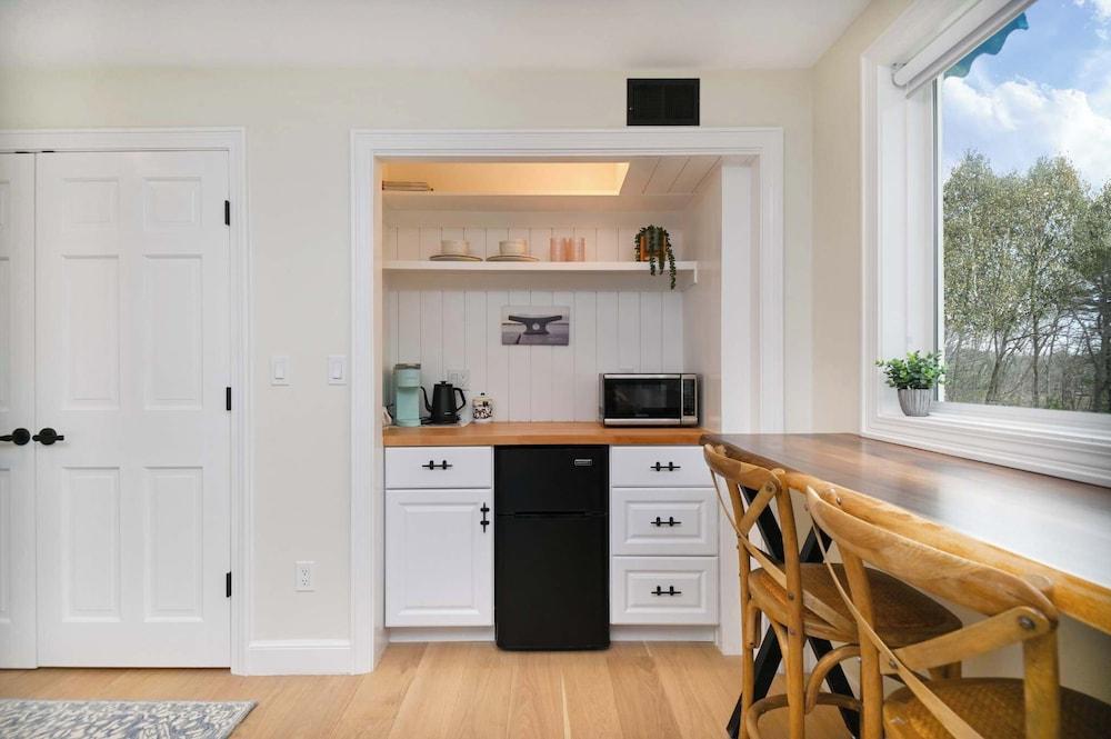 Harbor View Cozy Retreat for 2