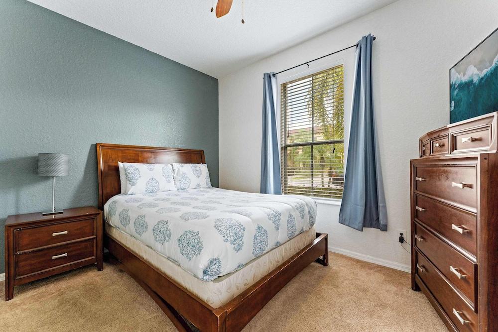 Mickeys Oasis At Regal Palms