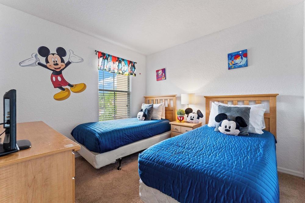 Mickeys Oasis At Regal Palms