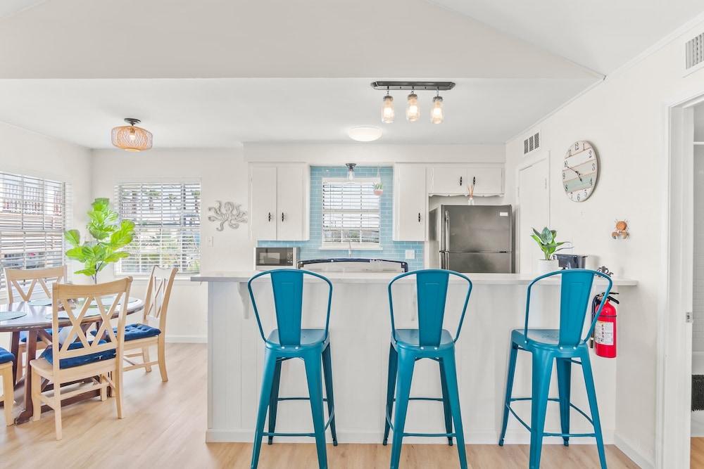 Tranquil Turquoise: Pet Friendly